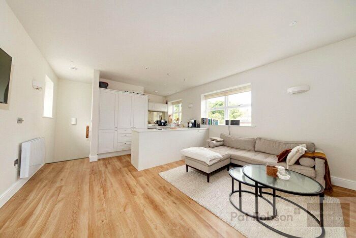 2 Bedroom Apartment To Rent In Adderstone Crescent, Jesmond, Newcastle Upon Tyne, Tyne & Wear, NE2