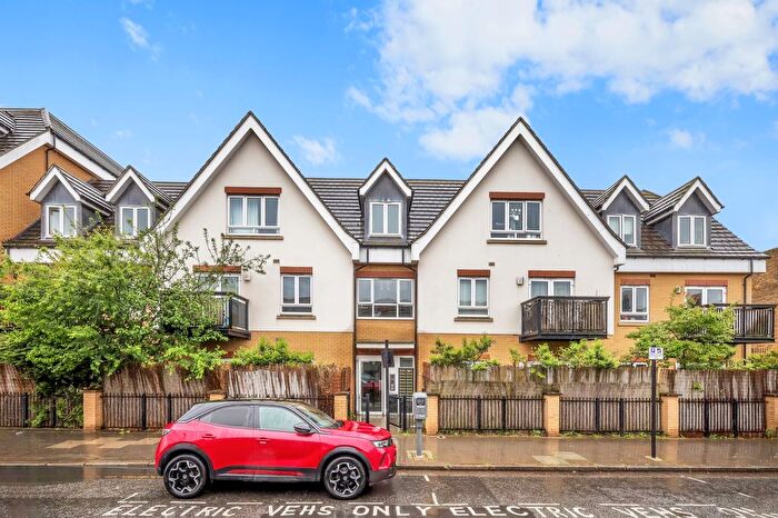 1 Bedroom Flat To Rent In Dudley Road, Southall, UB2