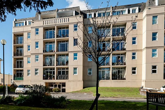 2 Bedroom Flat For Sale In Lansdown Road, Cheltenham, GL50