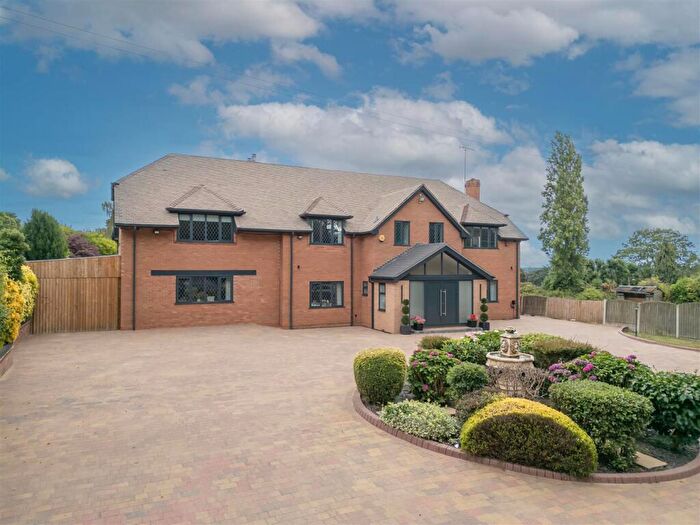 5 Bedroom Detached House For Sale In Sugar Loaf Lane, Iverley, DY10