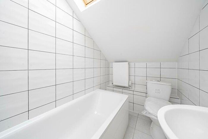 2 Bedroom Flat For Sale In Muswell Hill, Highgate, N10