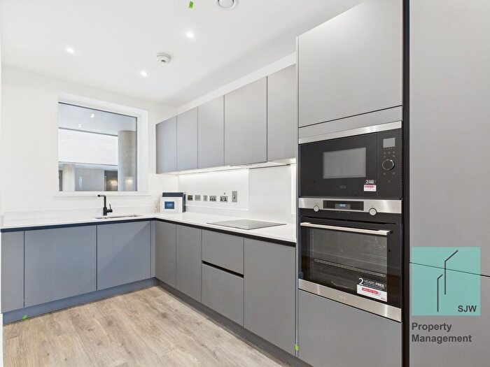 2 Bedroom Property To Rent In Eddington Avenue, Cambridge, CB3