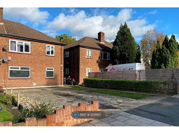 2 Bedroom Flat To Rent In Sydenham, London, SE6