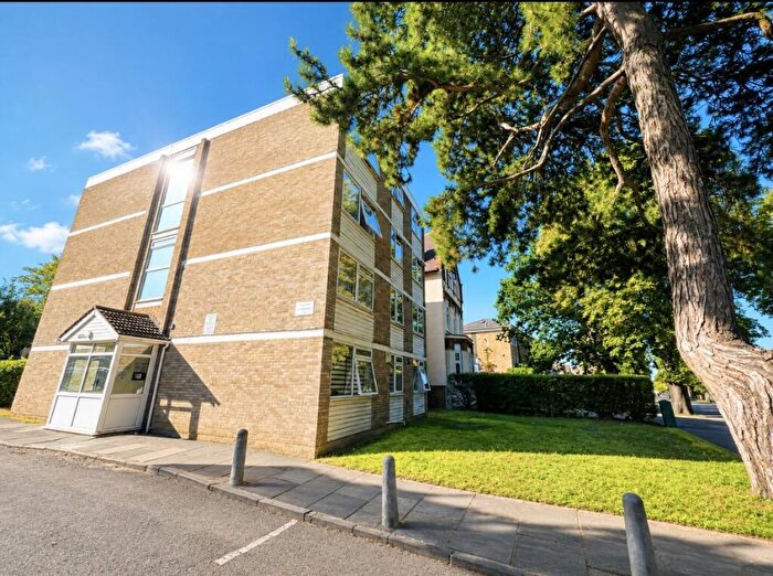 1 Bedroom Flat To Rent In Pickwick Court, West Park, Eltham, Greenwich, SE9