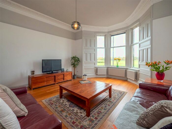 2 Bedroom Flat To Rent In Pittencrief Court, Musselburgh, EH21