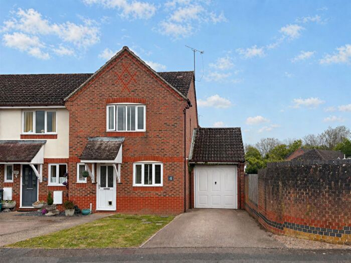 3 Bedroom End Of Terrace House For Sale In Mocatta Way, Burgess Hill, RH15