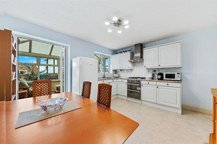 3 Bedroom Detached House For Sale In Andrews Way, Raunds, NN9