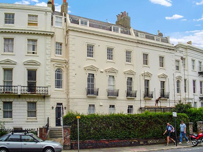2 Bedroom Flat To Rent In Montpelier Crescent, Brighton, BN1