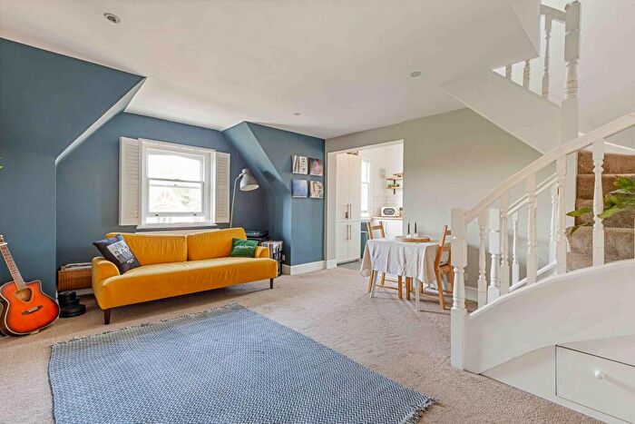 3 Bedroom Flat To Rent In Park House, Sydenham, SE26