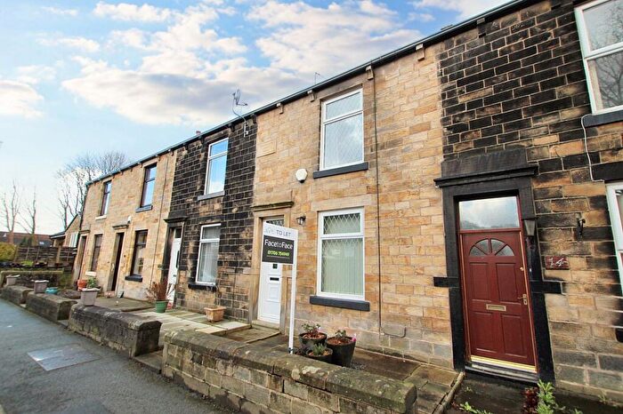 2 Bedroom Property To Rent In Centre Vale, Littleborough, OL15