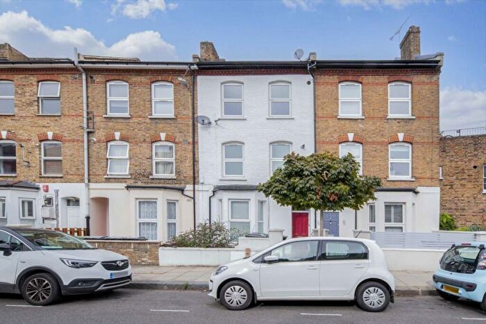 1 Bedroom Flat To Rent In Loveridge Road, West Hampstead, NW6