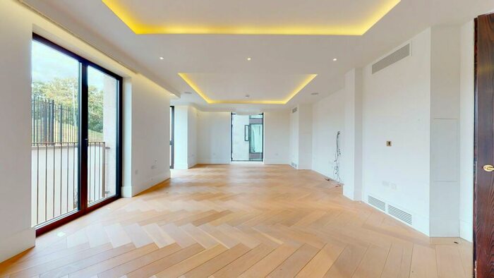 3 Bedroom Flat To Rent In St. Edmunds Terrace, NW8