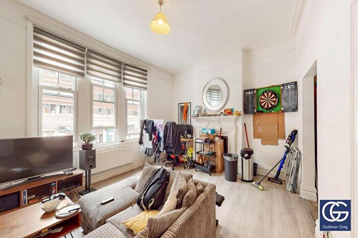 3 Bedroom Apartment To Rent In Balham Hill, London, SW12