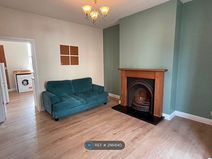 2 Bedroom Maisonette To Rent In Monks Road, Lincoln, LN2
