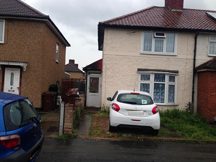 2 Bedroom End Of Terrace House To Rent In Dagenham, Essex, RM9