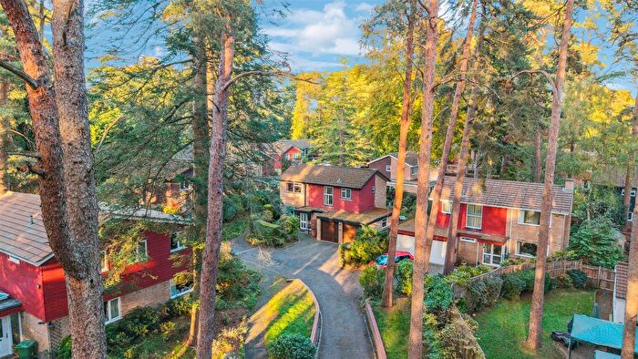 4 Bedroom Detached House For Sale In Redwood Glade, Leighton Buzzard, Bedfordshire, LU7