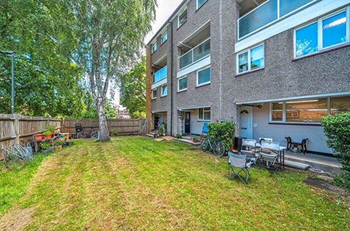 2 Bedroom Property For Sale In Cave Road, Richmond, TW10