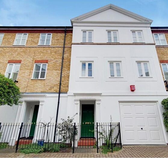 3 Bedroom Terraced House To Rent In Vestry Mews London, SE5