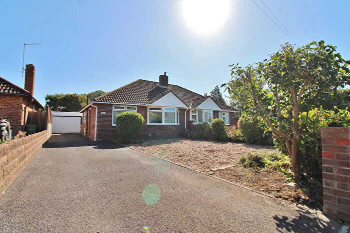 2 Bedroom Semi-Detached Bungalow For Sale In Cuckoo Lane, Stubbington, PO14