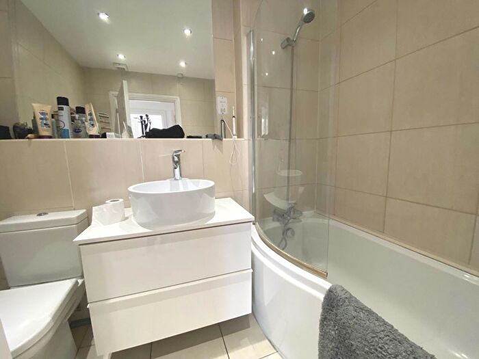 2 Bedroom Flat To Rent In Coleridge Way, Borehamwood, WD6