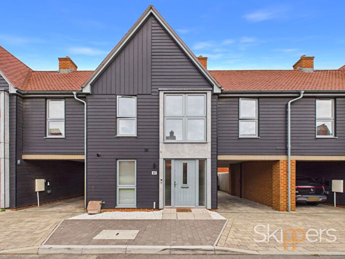3 Bedroom Terraced House For Sale In Conningbrook Avenue, Kennington, TN24