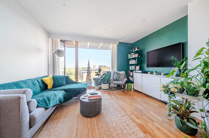 2 Bedroom Apartment For Sale In St. Marks Square, Bromley, BR2