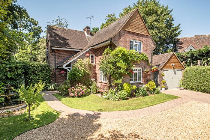 4 Bedroom Detached House To Rent In South Close, Havant, PO9