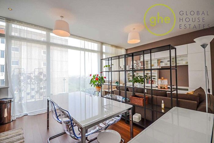 1 Bedroom Flat To Rent In Albany Road, Kennington, London, SE5