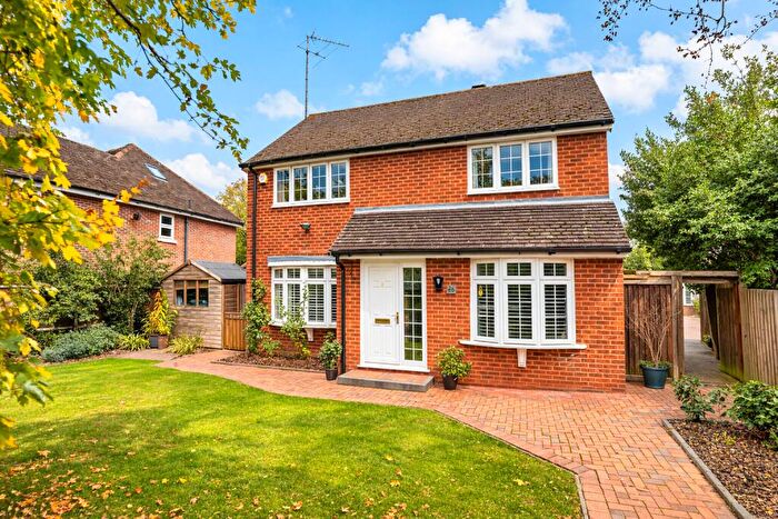 4 Bedroom Detached House For Sale In Harpenden Road, St. Albans, Hertfordshire, AL3