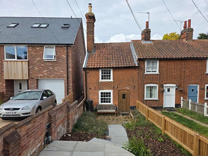 2 Bedroom End Of Terrace House To Rent In Main Road, Chelmondiston, IP9