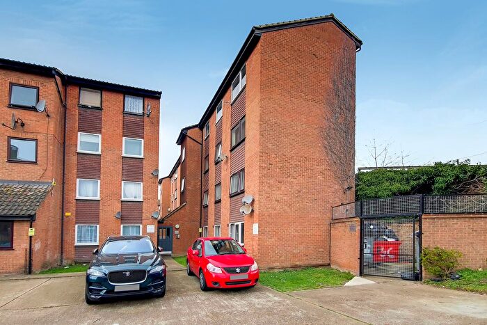 1 Bedroom Flat To Rent In Gurney Close, Barking, IG11