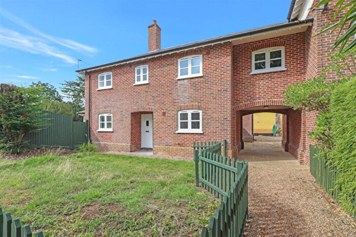 3 Bedroom Link Detached House For Sale In Rackheath Park, Rackheath, Norwich, NR13