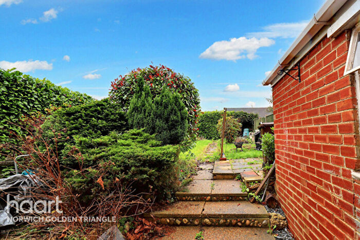 3 Bedroom Terraced House For Sale In Robin Hood Road, Norwich, NR4
