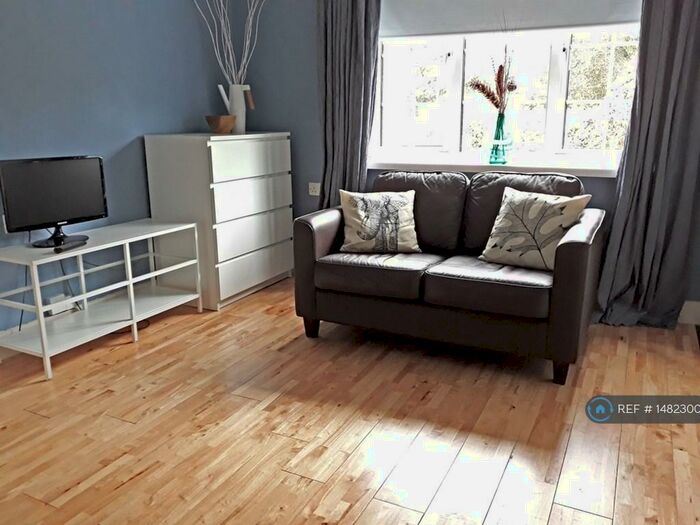 1 Bedroom Flat To Rent In Courthouse Road, Maidenhead, SL6