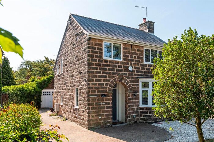 3 Bedroom Detached House For Sale In Cutthorpe Road, Cutthorpe, Chesterfield, S42