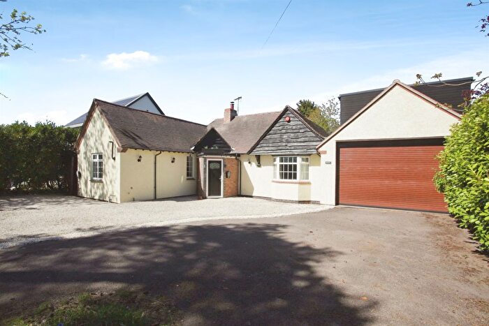 3 Bedroom Detached Bungalow For Sale In London Road, Dunchurch, Rugby, CV23
