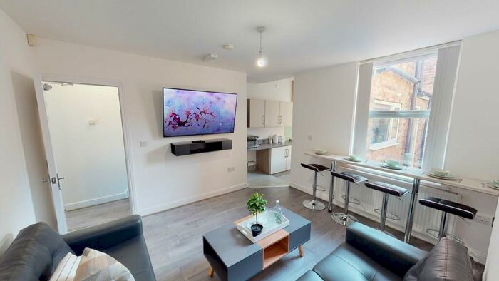 5 Bedroom House To Rent In Woodborough Road, City Centre, Nottingham, NG3