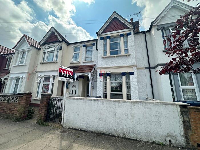 3 Bedroom Terraced House For Sale In Orchard Avenue, Southall, UB1