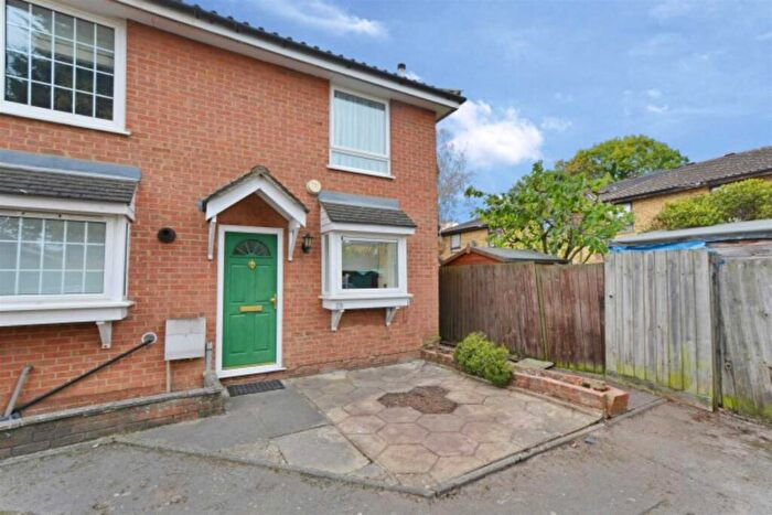 2 Bedroom End Of Terrace House To Rent In Greenstone Mews, Wanstead, E11