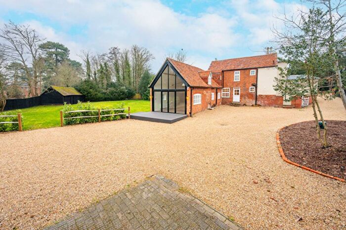 5 Bedroom Detached House To Rent In Potters Lane, Send, Woking, GU23