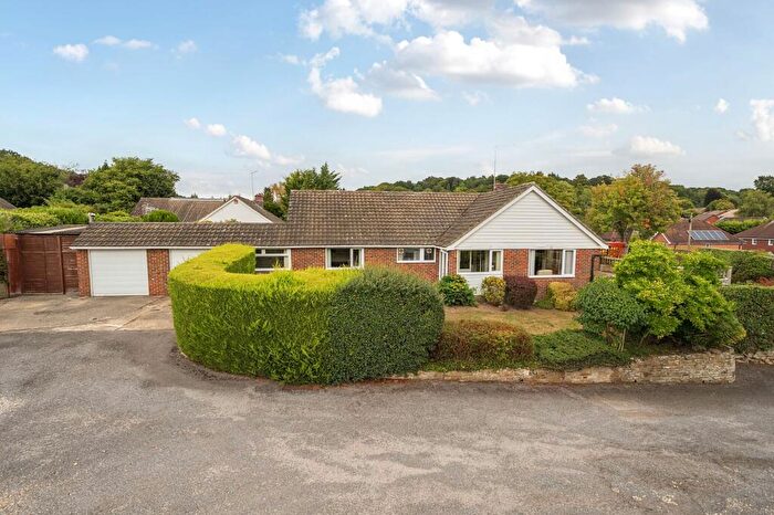 3 Bedroom Detached Bungalow For Sale In Manor Close, Haslemere, GU27