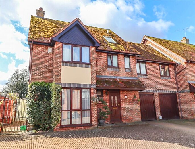 4 Bedroom Semi-Detached House For Sale In High Street, Stockbridge, Hampshire, SO20