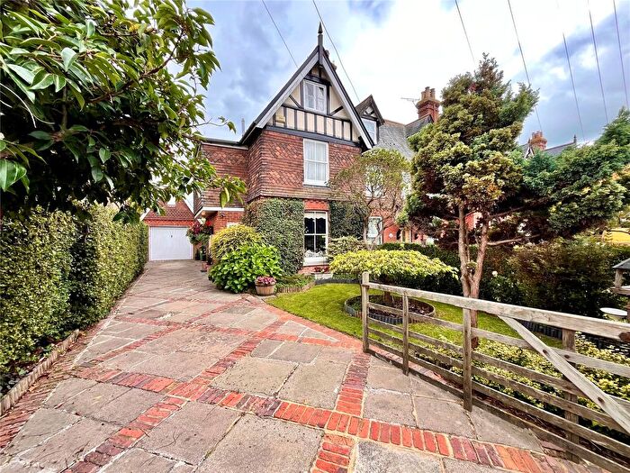 4 Bedroom End Terrace House For Sale In Marden Road, Staplehurst, Kent, TN12