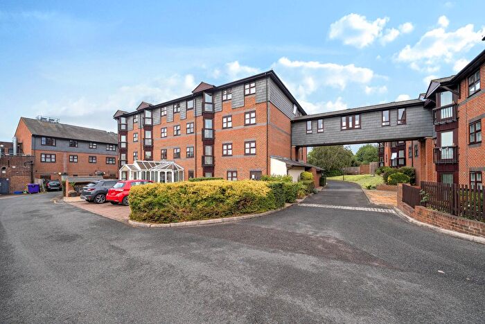 1 Bedroom Flat For Sale In Woodville Grove, Welling, DA16