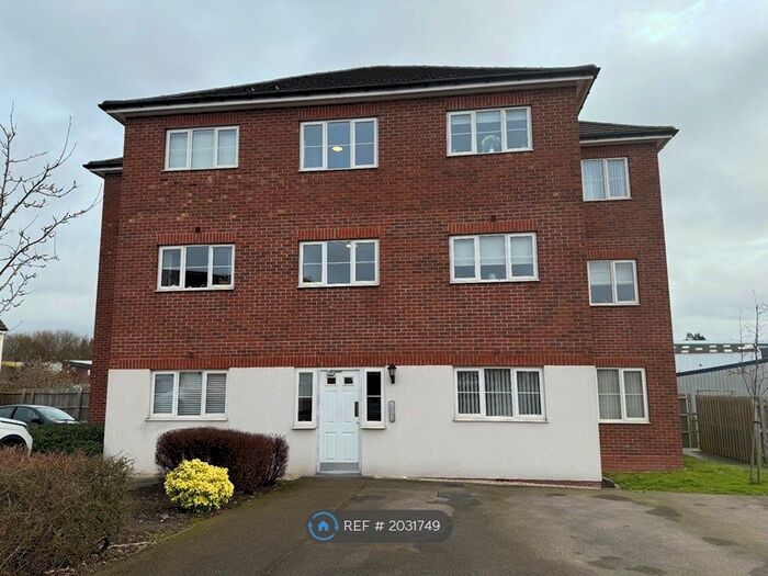 2 Bedroom Flat To Rent In Lakelot Close, Willenhall, WV12
