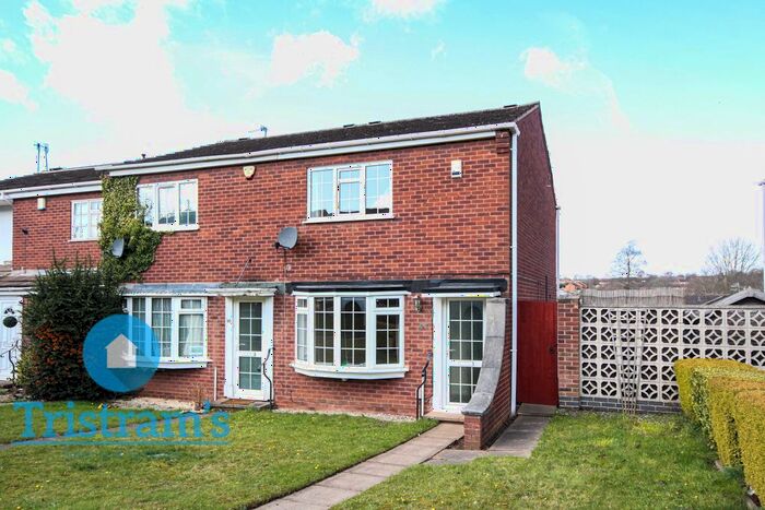 2 Bedroom Town House To Rent In Howbeck Road, Arnold, Nottingham, NG5