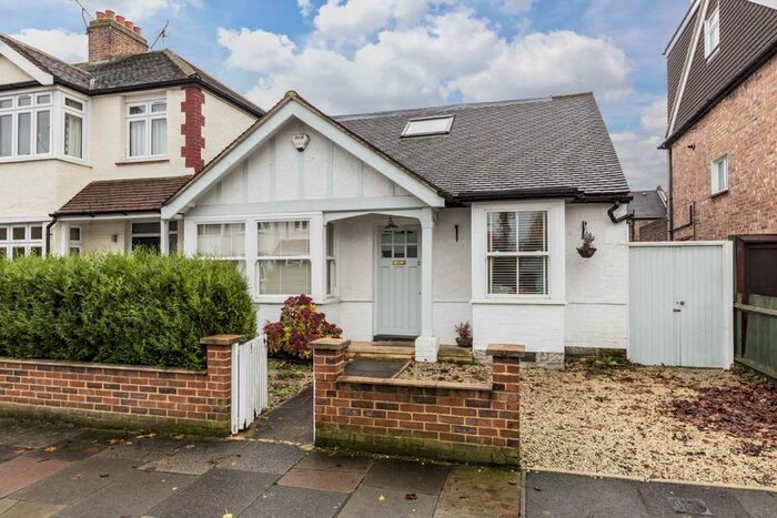 4 Bedroom Bungalow To Rent In Erlesmere Gardens, London, W13
