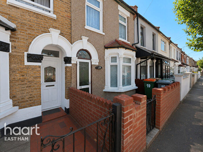 3 Bedroom Terraced House To Rent In Eversleigh Road, London, E6