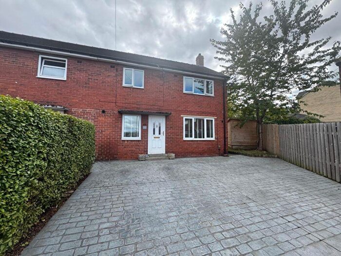 3 Bedroom Semi Detached House For Sale In Rosemount Avenue, Elland, HX5