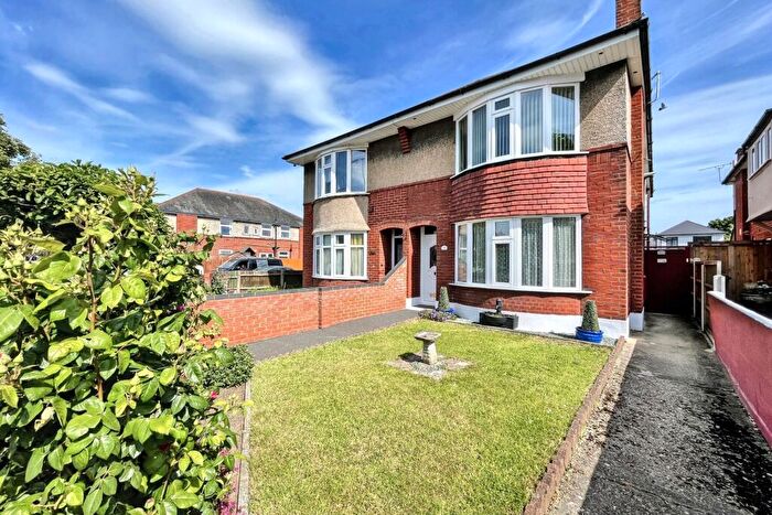 2 Bedroom Flat For Sale In Boscombe East, BH7